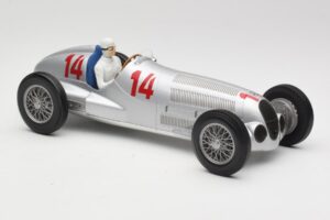 Mercedes W125 #14 Daimler-Benz AG M. von Brauchitsch 2nd Place German GP 1937 Minichamps 1:18 155373114 Metal - imagem 4 de 6