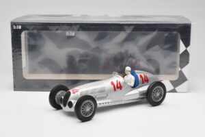 Mercedes W125 #14 Daimler-Benz AG M. von Brauchitsch 2nd Place German GP 1937 Minichamps 1:18 155373114 Metal - imagem 6 de 6