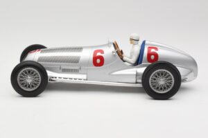 Mercedes W125 #6 Daimler-Benz AG R. Caracciola 2nd Place Eifel Race Nurburgring 1937 Minichamps 1:18 155373106 Metal - imagem 3 de 6