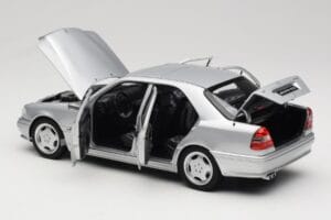 Mercedes C36 AMG W202 Silver Metallic Norev 1:18 183380 Metal - imagem 5 de 8