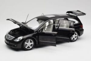 Mercedes R-Class W251 Obsidian Preto Minichamps 1:18 150034601 Metal - imagem 2 de 8