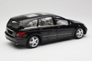 Mercedes R-Class W251 Obsidian Preto Minichamps 1:18 150034601 Metal - imagem 3 de 8