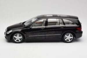 Mercedes R-Class W251 Obsidian Preto Minichamps 1:18 150034601 Metal - imagem 4 de 8