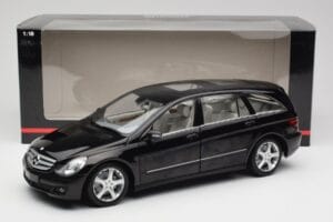 Mercedes R-Class W251 Obsidian Preto Minichamps 1:18 150034601 Metal - imagem 8 de 8