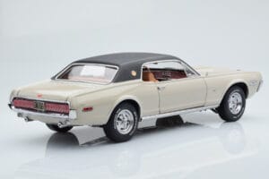 Mercury Cougar XR7-G Fawn Sun Star 1:18 1572 Metal - imagem 3 de 8