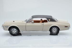 Mercury Cougar XR7-G Fawn Sun Star 1:18 1572 Metal - imagem 4 de 8