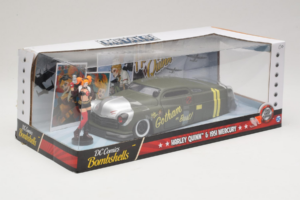 Mercury Gotham or Bust With Harley Quinn Figure Metals Diecast 1:24 30456 Metal - imagem 2 de 3