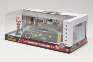 Mercury Gotham or Bust With Harley Quinn Figure Metals Diecast 1:24 30456 Metal - imagem 3 de 3