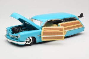Mercury Merc Woodie Azul Hot Wheels 1:18 27806 Metal - imagem 2 de 8