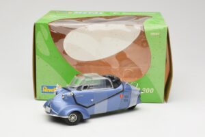 Messerschmitt KR200 Azul Revell 1:18 08944 Metal - imagem 6 de 6