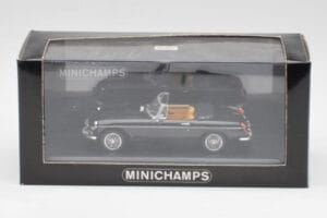 MGB Cabriolet Preto Minichamps 1:43 430131030 Metal - imagem 4 de 4
