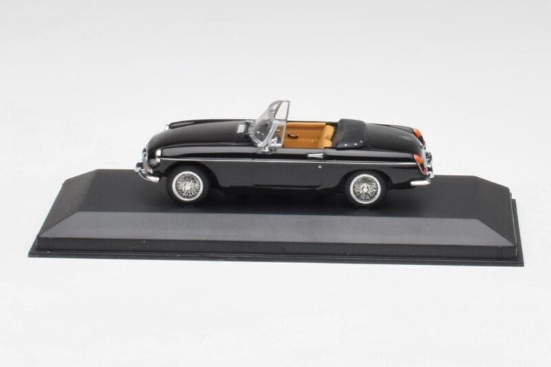 MGB Cabriolet Preto Minichamps 1:43 430131030 Metal