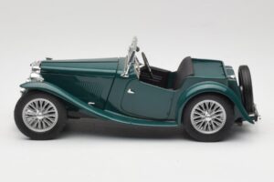 MG TC Midget Shires Green Road Legends 1:18 92468 Metal - imagem 4 de 8