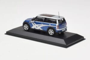 Mini Clubman R55 Cooper S Blue Metallic Onitsuka Tiger Minichamps 1:43 403138676 Metal - imagem 3 de 4