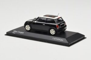 MINI Cooper R50 Preto Minichamps 1:43 431138101 Metal - imagem 4 de 5