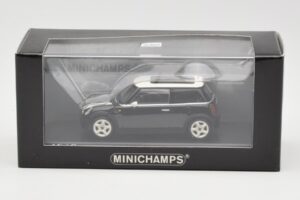 MINI Cooper R50 Preto Minichamps 1:43 431138101 Metal - imagem 5 de 5