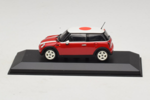 Mini Cooper Vermelho Com Bandeira do Japão Minichamps 1:43 80420309024-R1 Metal