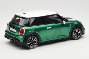 MINI Cooper F56 JCW British Racing Verde Otto 1:18 OT1098 Resina - imagem 2 de 6