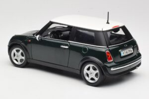 Mini Cooper Mk7 Verde Maisto 1:18 7271336 Metal - imagem 7 de 8