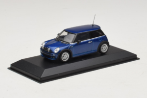 Mini Cooper One R50 Aero Azul Minichamps 1:43 431138270 Metal - imagem 2 de 4