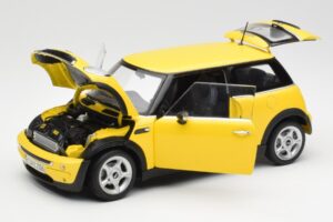 Mini Cooper One R50 Pacote Aerodinâmico Amarelo Kyosho 1:18 80430148553 Metal - imagem 2 de 8