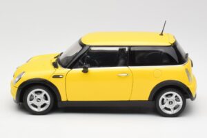 Mini Cooper One R50 Pacote Aerodinâmico Amarelo Kyosho 1:18 80430148553 Metal - imagem 4 de 8