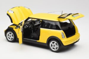 Mini Cooper One R50 Pacote Aerodinâmico Amarelo Kyosho 1:18 80430148553 Metal - imagem 5 de 8