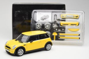 Mini Cooper One R50 Pacote Aerodinâmico Amarelo Kyosho 1:18 80430148553 Metal - imagem 8 de 8