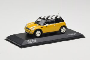 MINI One R50 Amarelo Minichamps 1:43 431138104 Metal - imagem 4 de 5