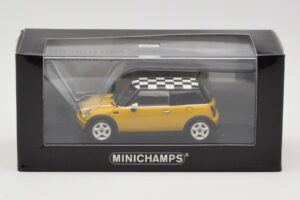 MINI One R50 Amarelo Minichamps 1:43 431138104 Metal - imagem 5 de 5