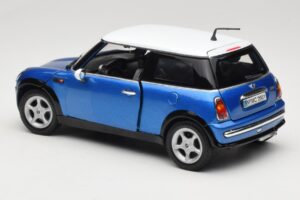 Mini Cooper R50 Azul com Teto Branco Mondo Motors 1:18 MINI004 Metal - imagem 7 de 8