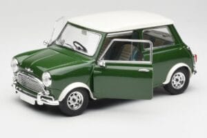 Mini Cooper S British Racing Verde & Old English Branco Solido 1:18 8021 Metal - imagem 2 de 8