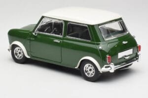 Mini Cooper S British Racing Verde & Old English Branco Solido 1:18 8021 Metal - imagem 7 de 8