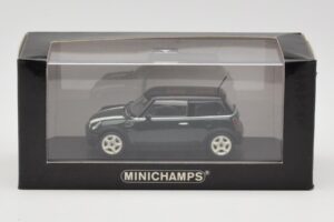 Mini Cooper S R53 Verde Com Riscas Minichamps 1:43 MINI006 Metal - imagem 2 de 4