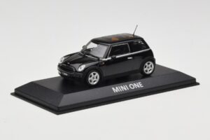 Mini One R50 Preto Com Teto Preto Minichamps 1:43 MINI005 Metal - imagem 2 de 5