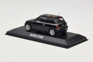 Mini One R50 Preto Com Teto Preto Minichamps 1:43 MINI005 Metal - imagem 3 de 5