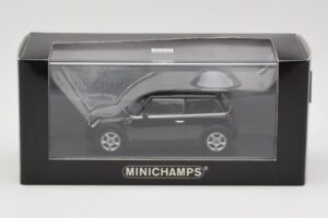 Mini One R50 Preto Com Teto Preto Minichamps 1:43 MINI005 Metal - imagem 4 de 5