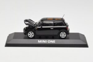 Mini One R50 Preto Com Teto Preto Minichamps 1:43 MINI005 Metal - imagem 5 de 5