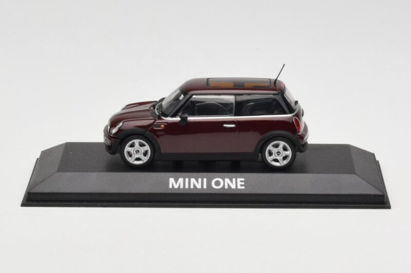 Mini One R50 Vermelho Escuro Com Teto Preto Minichamps 1:43 MINI008 Metal