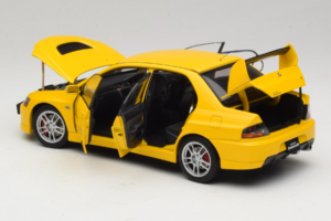 Mitsubishi Lancer Evolution IX GSR Amarelo AUTOart 1:18 77192 Metal - imagem 5 de 8