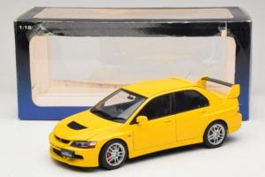 Mitsubishi Lancer Evolution IX GSR Amarelo AUTOart 1:18 77192 Metal - imagem 8 de 8