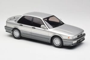 Mitsubishi Galant VR-4 Prata IXO 1:18 18CMC191 Metal - imagem 4 de 6