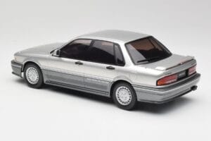 Mitsubishi Galant VR-4 Prata IXO 1:18 18CMC191 Metal - imagem 5 de 6