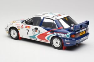 Mitsubishi Lancer Evo 3 Group A #4 T. Makinen / S. Harjanne Rally Australia 1996 Otto 1:18 OT475 Resina - imagem 5 de 6