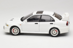 Mitsubishi Lancer Evo VI Tommi Makinen Edition Branco AUTOart 1:18 77157 Metal - imagem 4 de 8
