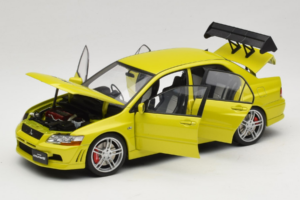 Mitsubishi Lancer Evo VII Mustard Yellow AUTOart 1:18 77166 Metal - imagem 2 de 8