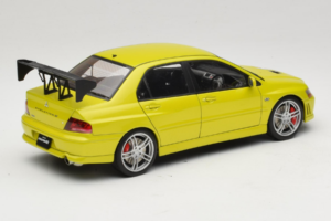 Mitsubishi Lancer Evo VII Mustard Yellow AUTOart 1:18 77166 Metal - imagem 3 de 8