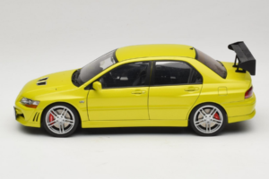 Mitsubishi Lancer Evo VII Mustard Yellow AUTOart 1:18 77166 Metal - imagem 4 de 8