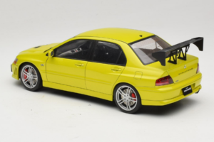 Mitsubishi Lancer Evo VII Mustard Yellow AUTOart 1:18 77166 Metal - imagem 5 de 8
