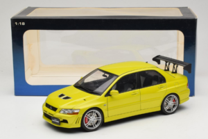 Mitsubishi Lancer Evo VII Mustard Yellow AUTOart 1:18 77166 Metal - imagem 8 de 8